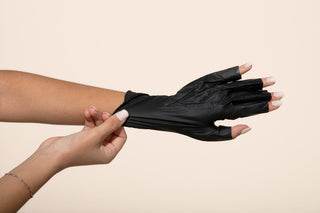 What Makes NO/UV Gloves Different From Regular Nitrile Gloves
